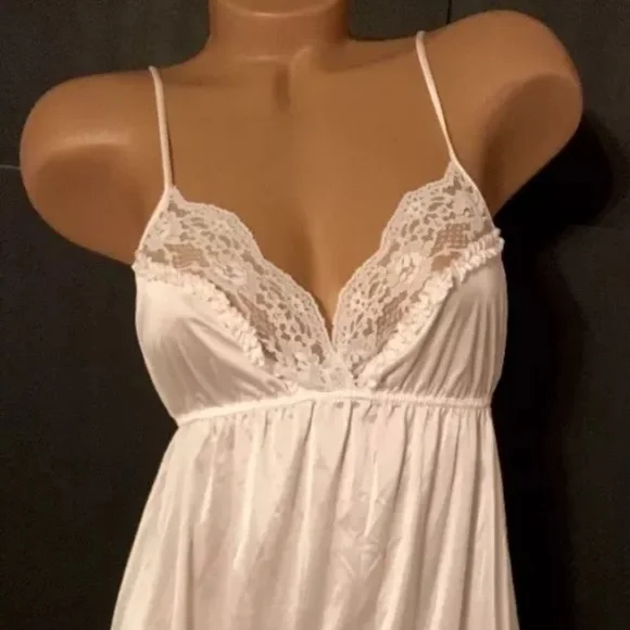 🎉🎊🎉HOST PIC🎊🎉🎊VTG Miss Elaine Peignoir Set Small White Nylon lace long gown Robe - Picture 10 of 16